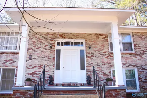 929 E Tomahawk Trl, Gadsden, AL 35903 photo 2