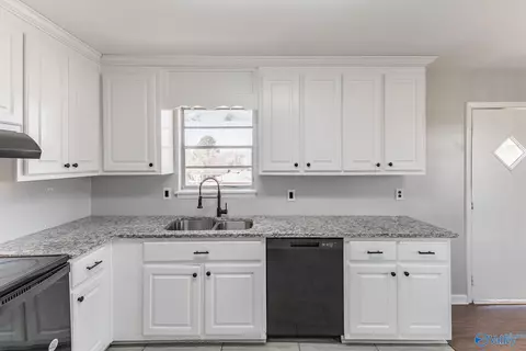 116 Edinburgh Dr, Athens, AL 35611 photo 6