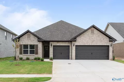 1119 Striker Ln, Harvest, AL 35749