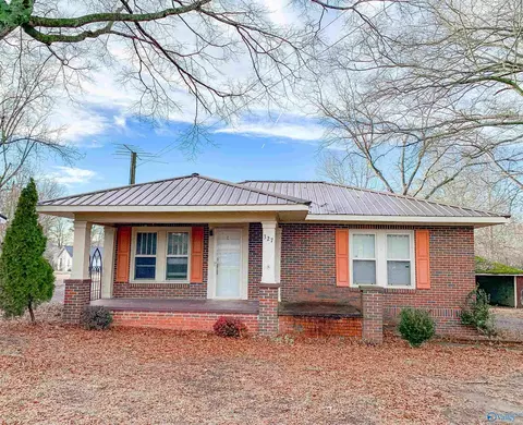 327 Guntersville Rd, Arab, AL 35016
