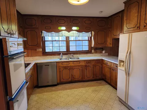 1006 7th Pl, Arab, AL 35016 photo 11