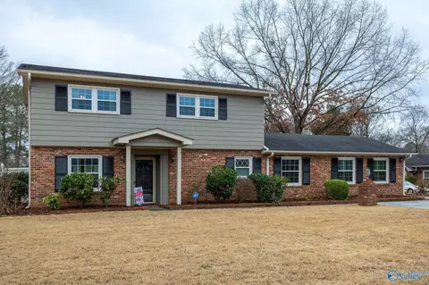 2607 13th St, Decatur, AL 35601
