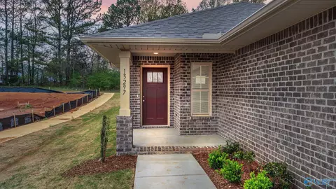 15284 Lapwing Cv, Athens, AL 35611