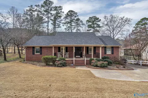 3515 Colonial Dr, Guntersville, AL 35976