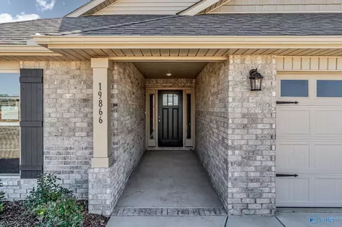 15368 Springbrook Trce, Athens, AL 35611