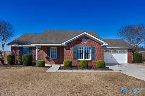 18429 E Limestone Rd, Athens, AL 35613 photo 1