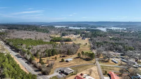 131 Anderson St, Scottsboro, AL 35769