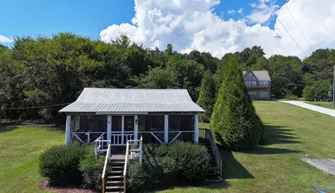 223 Pinewood Dr, Langston, AL 35755