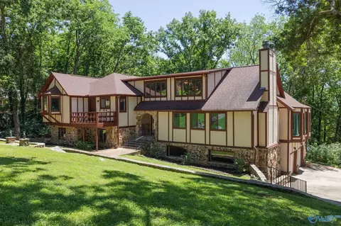 749 Bluewood Dr, Huntsville, AL 35802