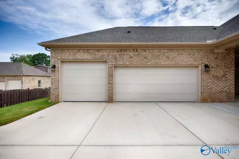 Exterior - 6513 Landsmere Ln, Madison, AL 35757 photo 5 of 7