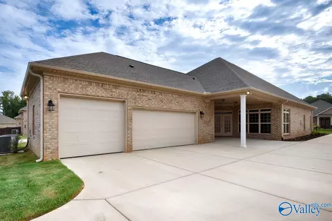 Exterior - 6513 Landsmere Ln, Madison, AL 35757 photo 4 of 7