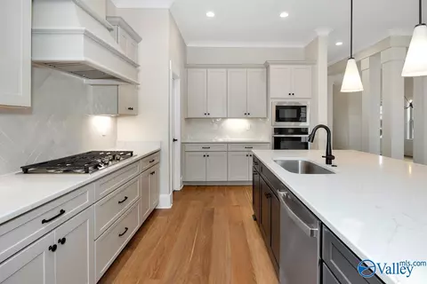 Kitchen - 6513 Landsmere Ln, Madison, AL 35757 photo 5 of 7
