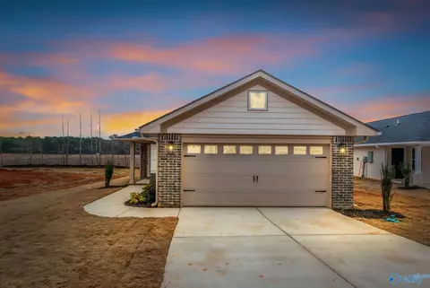 15326 Lapwing Cv, Athens, AL 35611