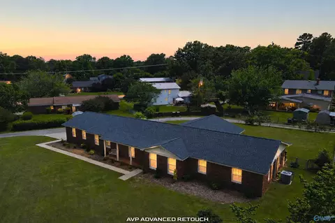 2405 SE College St, Decatur, AL 35601