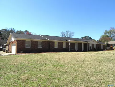 2405 SE College St, Decatur, AL 35601