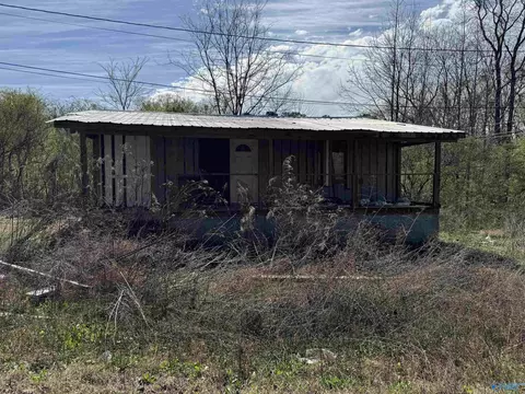 83 Skyline Shores Dr, Scottsboro, AL 35769