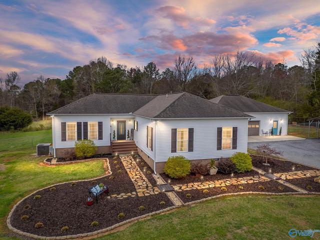 1354 Swearengin Rd, Grant, AL 35747 | MLS# 21884013 | 37 Photos - Movoto