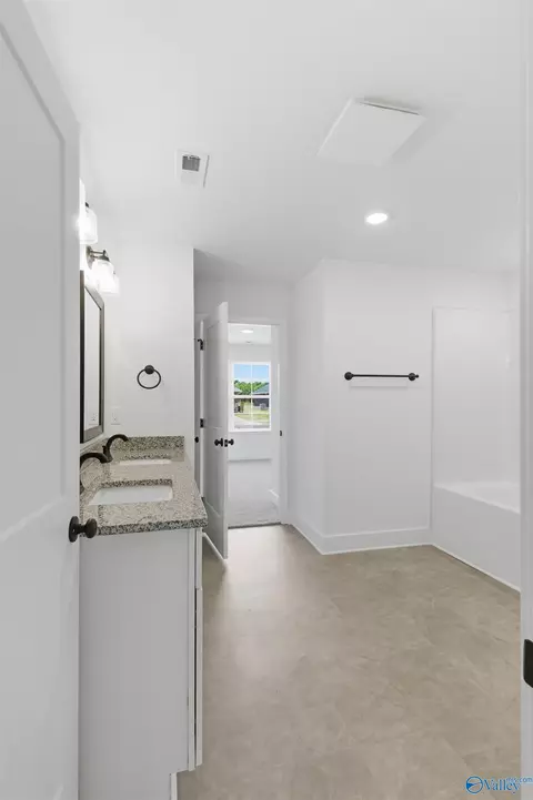 Bath - 15400 Springbrook Trce, Athens, AL 35611 photo 1 of 8