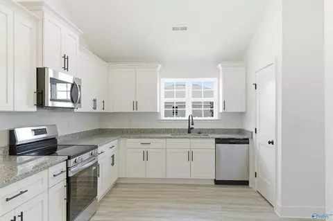 Kitchen - 15400 Springbrook Trce, Athens, AL 35611 photo 3 of 4