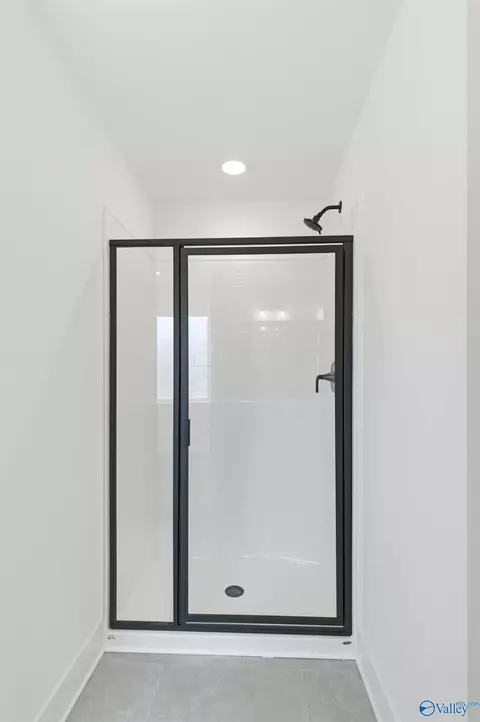 Bath - 15400 Springbrook Trce, Athens, AL 35611 photo 7 of 8
