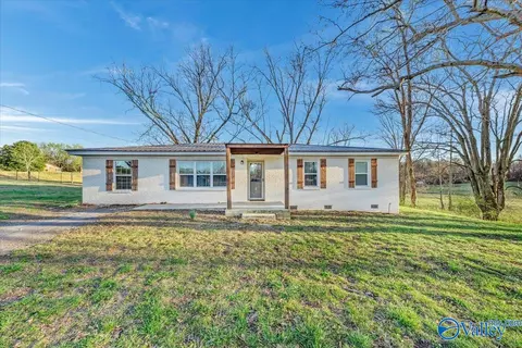 6320 County Road 38, Section, AL 35771