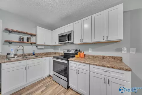 Kitchen - 6320 County Road 38, Section, AL 35771 photo 2 of 2