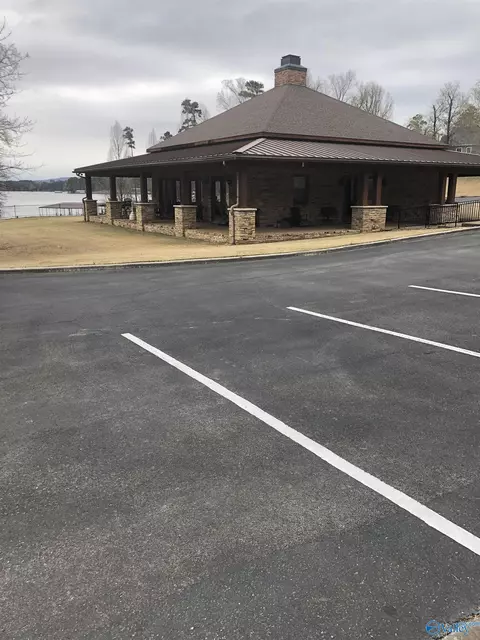 2216 Lookout Mountain Dr, Scottsboro, AL 35769