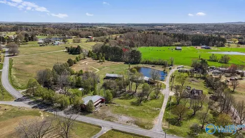 744 Double Bridges Rd, Boaz, AL 35957