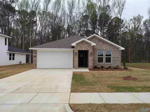 218 Hibiscus Dr, Hazel Green, AL 35750