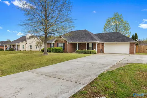 82 Clayton Ave, Trinity, AL 35673 photo 3