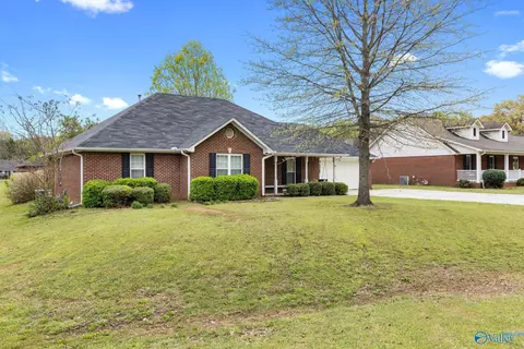 82 Clayton Ave, Trinity, AL 35673 photo 2