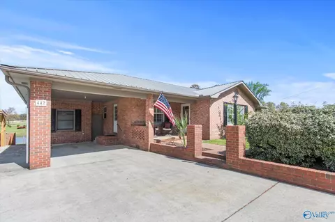 447 E Henderson Rd, Boaz, AL 35957