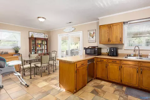 1011 Joan Ln, Killen, AL 35645 photo 8