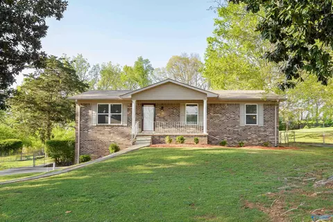 1011 Joan Ln, Killen, AL 35645 photo 1