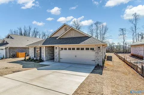 15334 Springbrook Trce, Athens, AL 35611