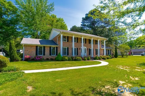 2404 Old Creek Trl, Decatur, AL 35603