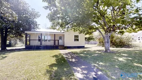 924 Guntersville Rd, Arab, AL 35016
