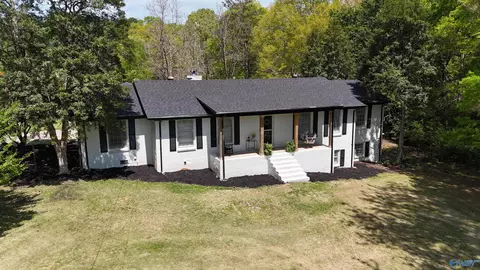 380 Regency Pl, Hamilton, AL 35570 photo 2