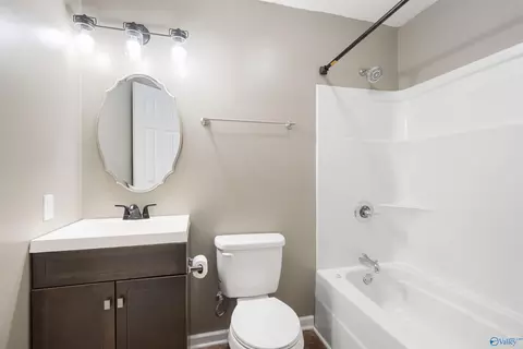 Bath - 4 Smith Ct, Centre, AL 35960 photo 1 of 2