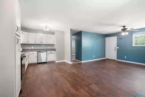 Living - 4 Smith Ct, Centre, AL 35960 photo 2 of 2