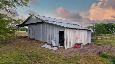 586 E County Road 152, Section, AL 35771 photo 12