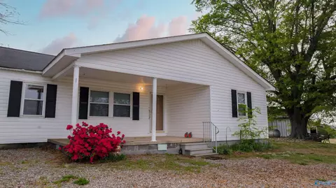 586 E County Road 152, Section, AL 35771 photo 2
