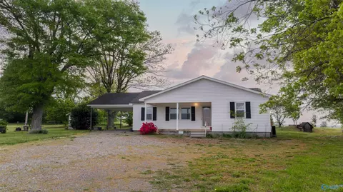 586 E County Road 152, Section, AL 35771 photo 3