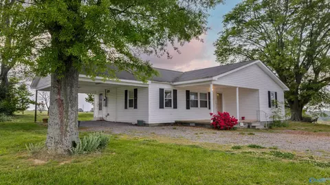 586 E County Road 152, Section, AL 35771 photo 4