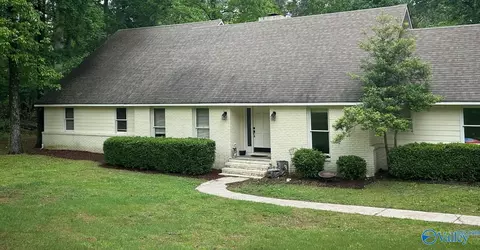 2806 Wisteria Pl, Decatur, AL 35603