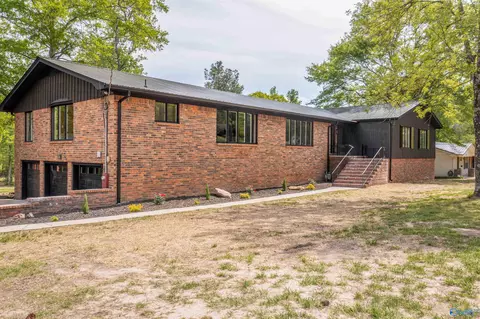 633 Tabor Rd, Gadsden, AL 35904