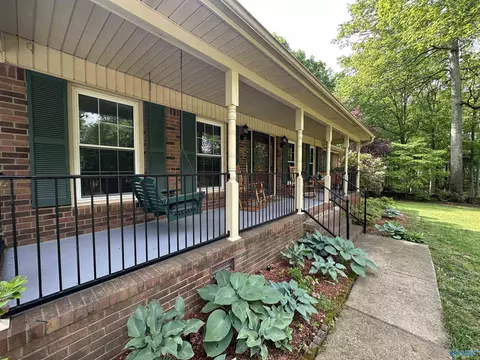 2008 Oakleaf Ln, Arab, AL 35016
