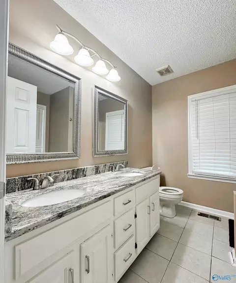 Bath - 108 Mountain Home Rd, Trinity, AL 35673 photo 2 of 7