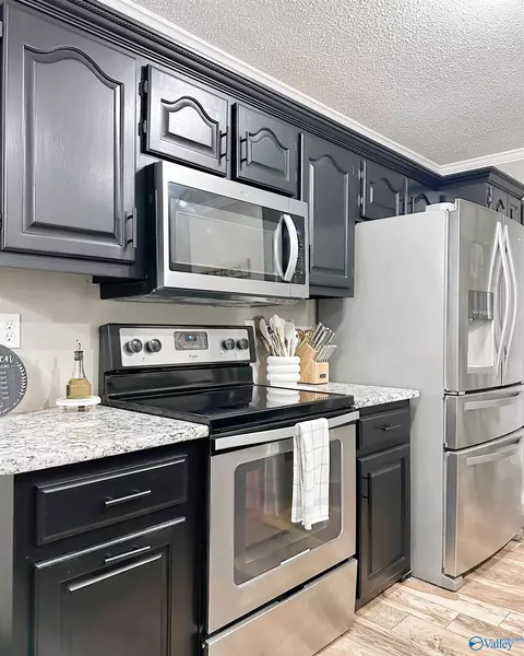 Kitchen - 108 Mountain Home Rd, Trinity, AL 35673 photo 2 of 10