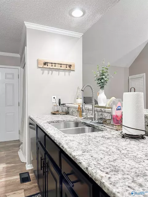 Kitchen - 108 Mountain Home Rd, Trinity, AL 35673 photo 5 of 10